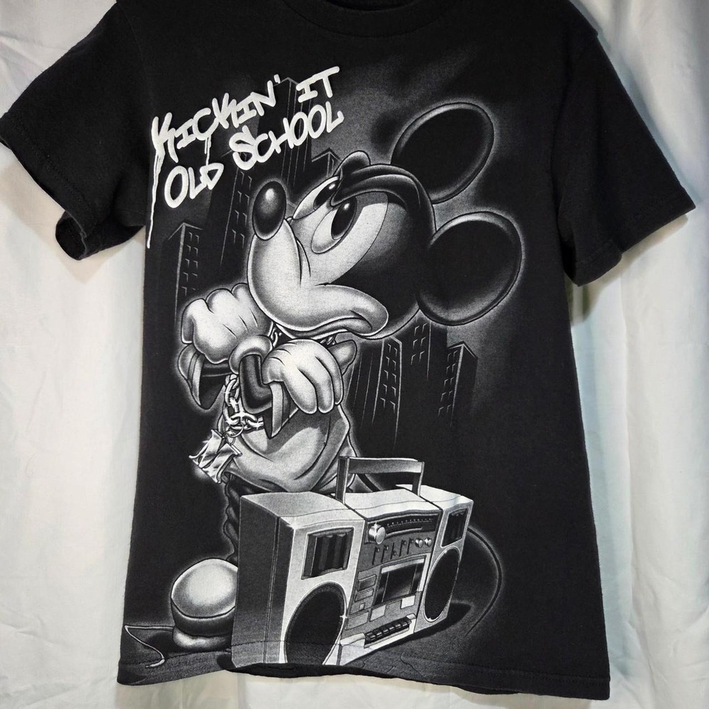 Disney‎ Mickey Mouse Kickin It Old School Hip Hop Boombox Graphic Tee Black S